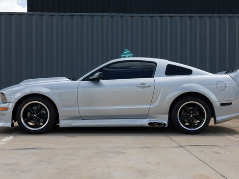 Used 2006 Ford Mustang GT Premium RWD image 4