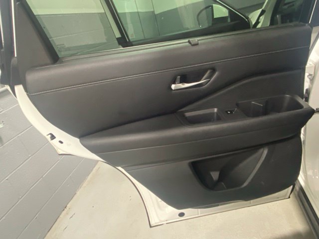 Used 2022 Nissan Pathfinder SL w/ SL Premium Package AWD/4WD image 8
