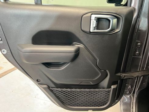 Used 2024 Jeep Wrangler Unlimited Sport AWD/4WD image 18
