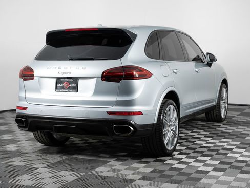 Used 2018 Porsche Cayenne Platinum Edition w/ Premium Package image 6