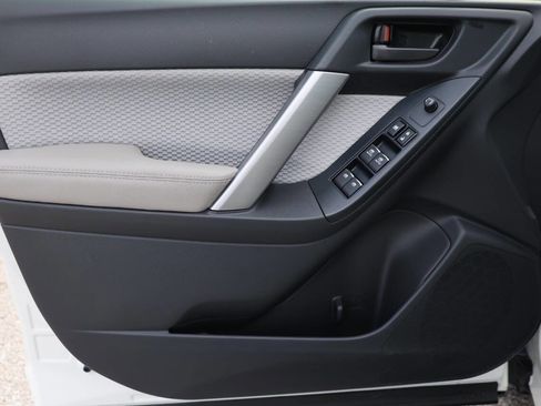 Used 2018 Subaru Forester 2.5i Premium w/ All-Weather Package image 12