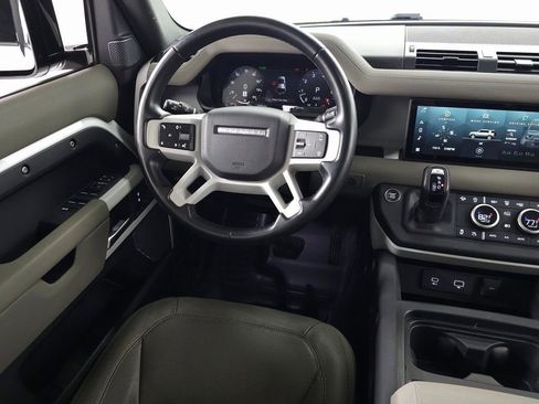 Used 2023 Land Rover Defender 110 SE image 20