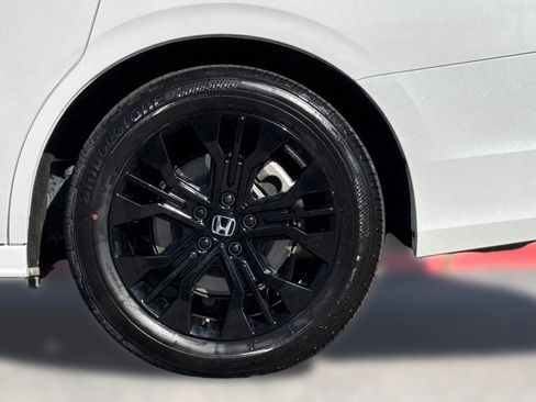 Used 2025 Honda Odyssey Sport-L image 11