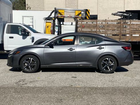 Used 2025 Nissan Sentra SV FWD image 3