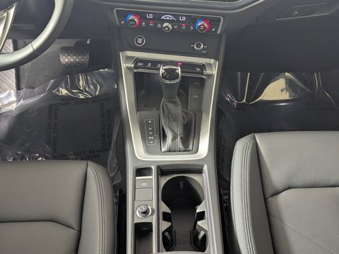 New 2025 Audi Q3 2.0T Premium image 17