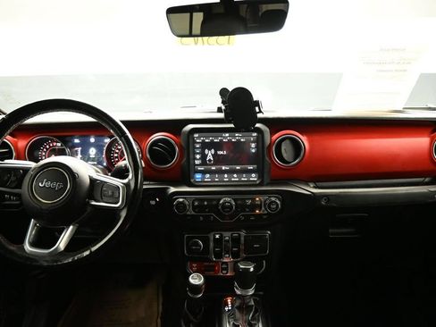 Used 2020 Jeep Gladiator Rubicon AWD/4WD image 16