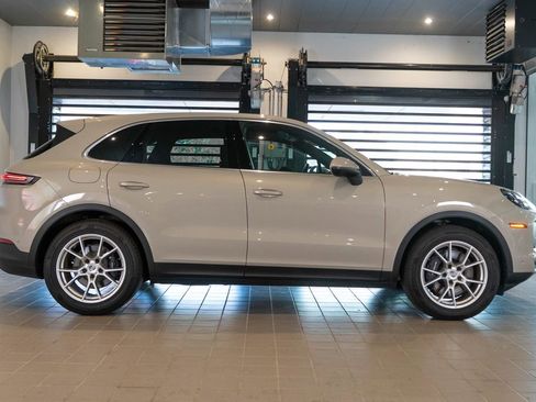 Certified 2026 Porsche Cayenne AWD/4WD image 10