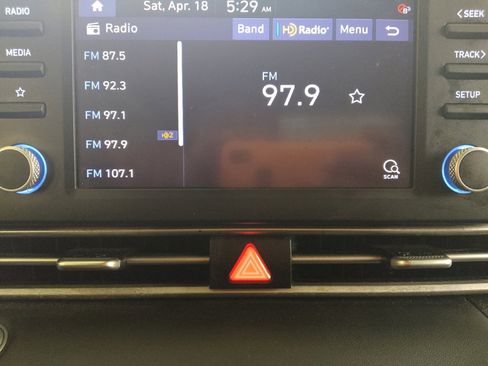 Used 2023 Hyundai Elantra SEL FWD image 25