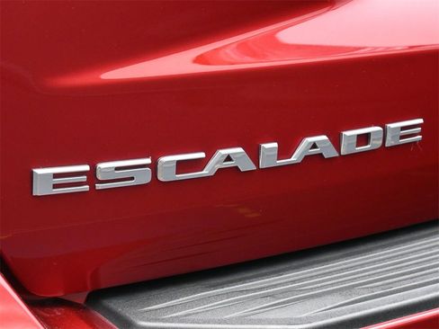 Used 2023 Cadillac Escalade Luxury image 39