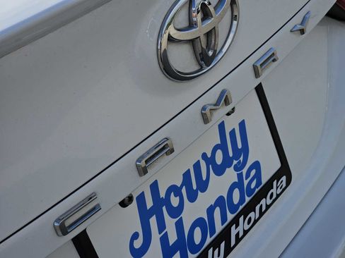Used 2022 Toyota Camry SE image 11