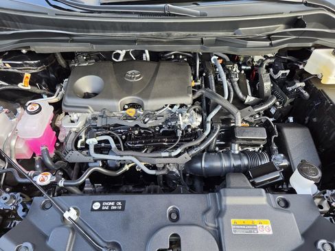 Used 2026 Toyota Sienna XLE FWD image 32