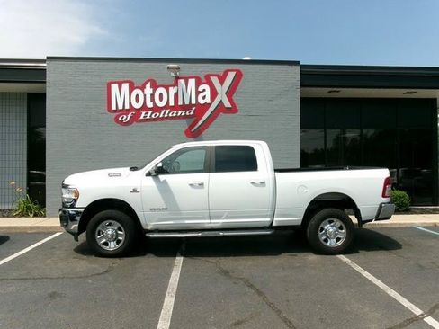 Used 2022 RAM 2500 Big Horn AWD/4WD image 1
