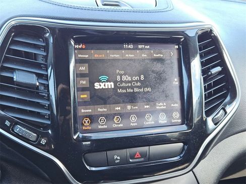 Used 2019 Jeep Cherokee Limited image 24