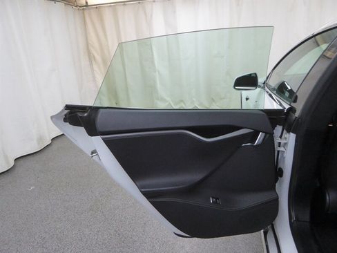 Used 2018 Tesla Model S 75D AWD/4WD image 28