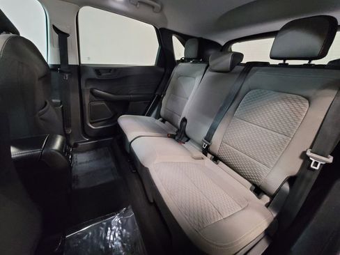 Used 2022 Ford Escape SE image 9