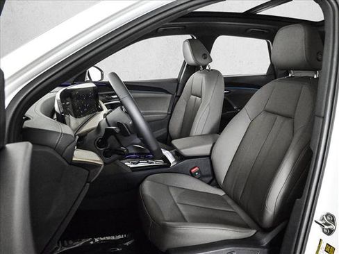 Certified 2025 Audi Q5 Premium w/ Convenience Package AWD/4WD image 17