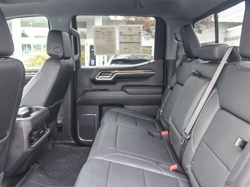 Used 2024 Chevrolet Silverado 1500 LT Trail Boss w/ Convenience Package II image 23