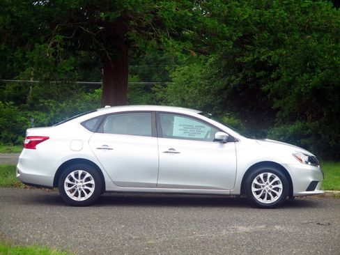 Used 2019 Nissan Sentra SV FWD image 5