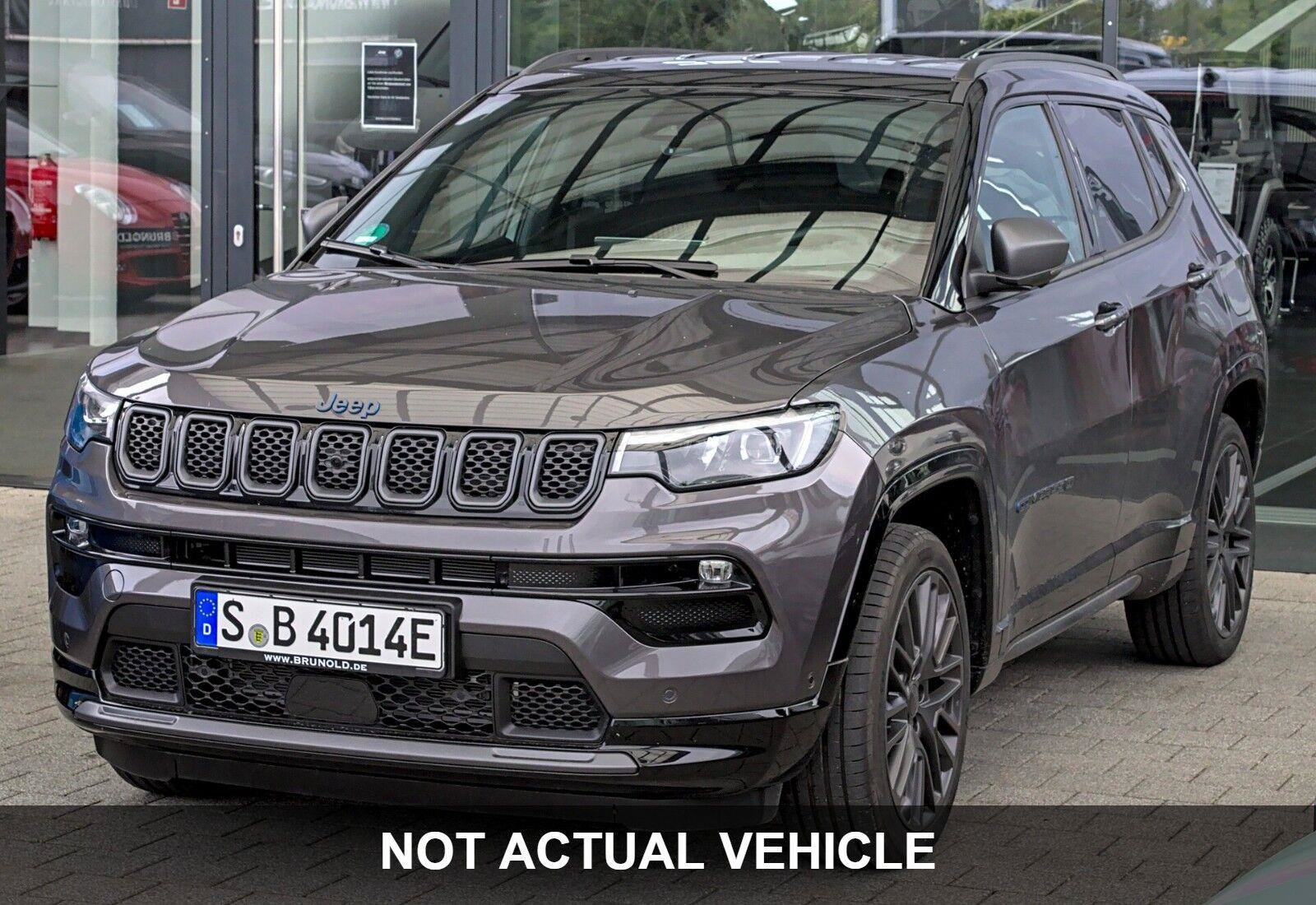 Used 2024 Jeep Compass Latitude AWD/4WD image 11