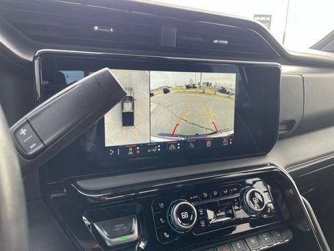 Used 2024 GMC Sierra 2500 AT4X image 18