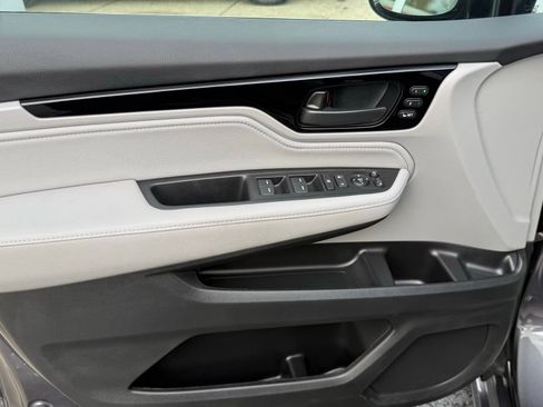 Used 2024 Honda Odyssey Elite image 36