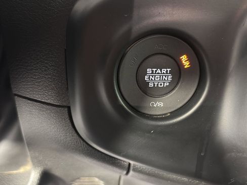 Used 2023 Jeep Wrangler Unlimited Rubicon AWD/4WD image 28