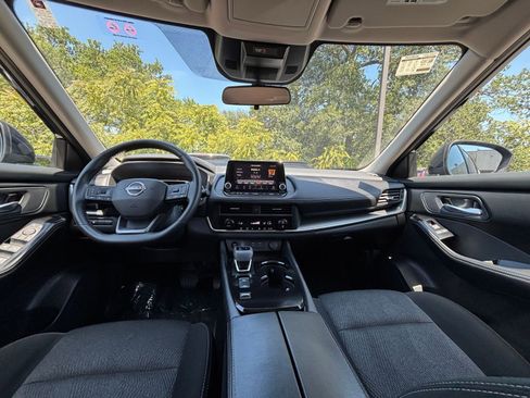 Used 2025 Nissan Rogue SV FWD image 35