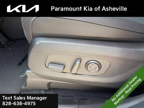 New 2026 Kia Carnival EX FWD image 19