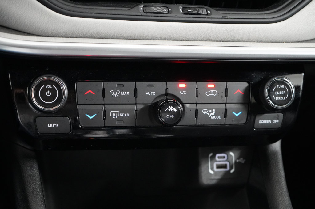 Certified 2025 Jeep Compass Limited AWD/4WD image 25