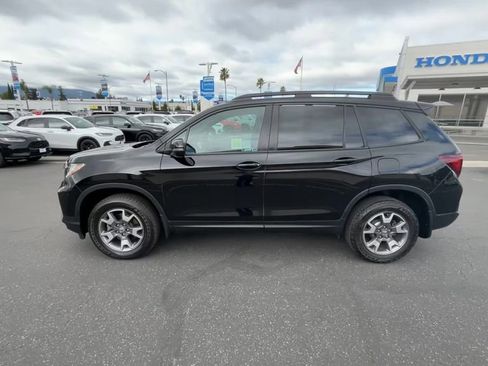 Certified 2023 Honda Passport TrailSport image 5