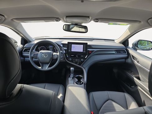 Used 2024 Toyota Camry SE FWD image 14