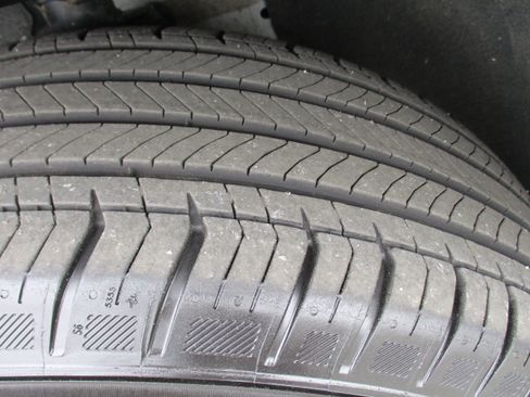 Used 2025 Chevrolet Equinox LT AWD/4WD image 10