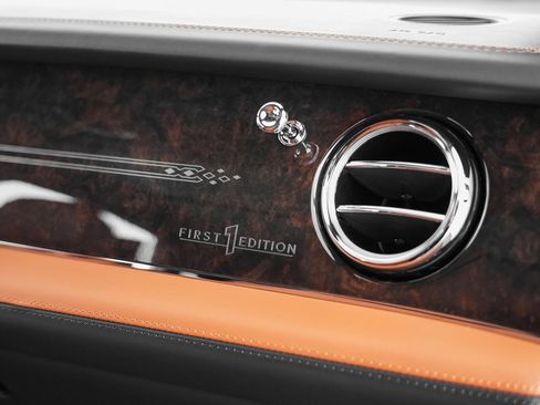 Used 2023 Bentley Bentayga Extended Wheelbase AWD/4WD image 35