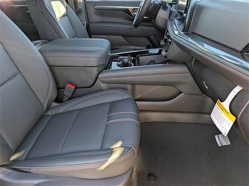 New 2026 Chevrolet Suburban RST w/ RST Capability Package image 13