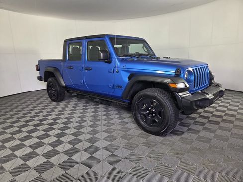 Used 2020 Jeep Gladiator Sport AWD/4WD image 2