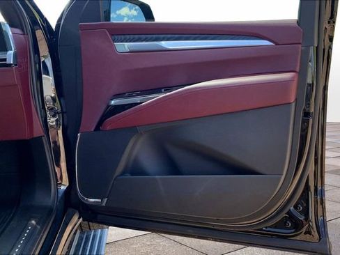 Used 2025 Cadillac Escalade ESV Premium Luxury w/ Touring Package AWD/4WD image 27