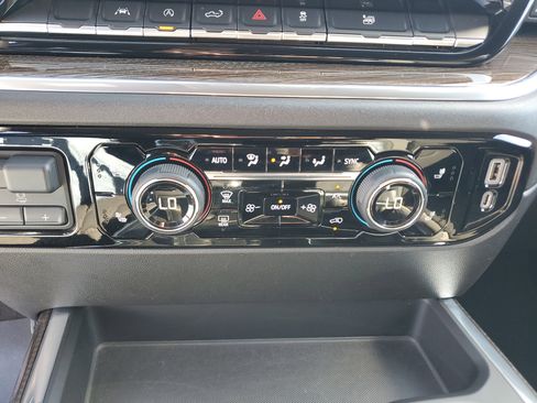 Used 2022 Chevrolet Silverado 1500 RST image 24