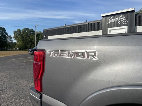 Used 2022 Ford F250 Lariat w/ Tremor Off-Road Package image 21