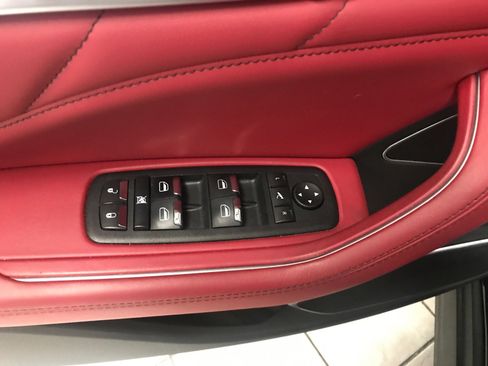 Used 2022 Maserati Levante GT image 9