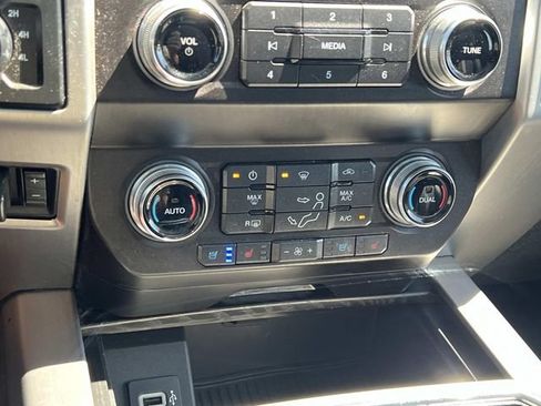 Used 2019 Ford F250 Platinum w/ Platinum Ultimate Package AWD/4WD image 24