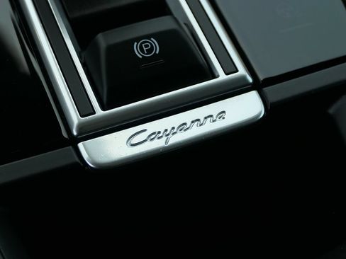 Used 2023 Porsche Cayenne S AWD/4WD image 21