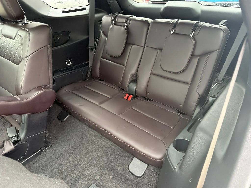 Used 2025 Ford Explorer Platinum w/ Ultimate Package AWD/4WD image 20