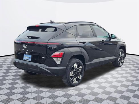 Certified 2025 Hyundai Kona SEL image 6