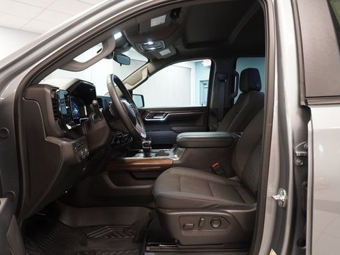 Used 2025 Chevrolet Silverado 1500 LT Trail Boss w/ Protection Package image 4