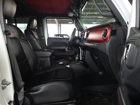 Used 2018 Jeep Wrangler Unlimited Rubicon image 11