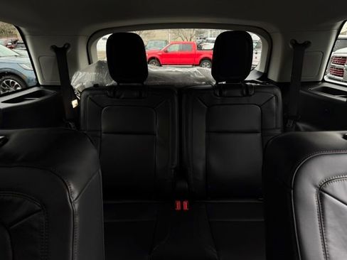 New 2026 Lincoln Aviator AWD image 24