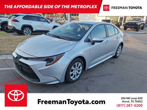 Used 2024 Toyota Corolla LE image 1