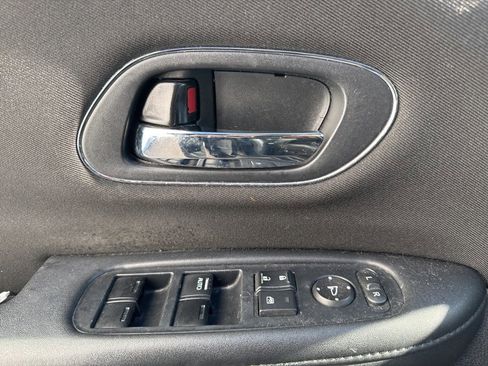 Used 2017 Honda HR-V EX image 9