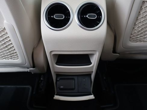 Used 2022 Mercedes-Benz GLB 250 4MATIC image 25