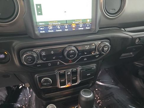 Used 2023 Jeep Gladiator Sport AWD/4WD image 28
